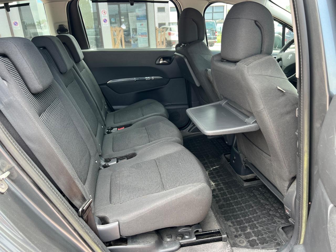 Peugeot 5008 1.6 HDi 112CV Active