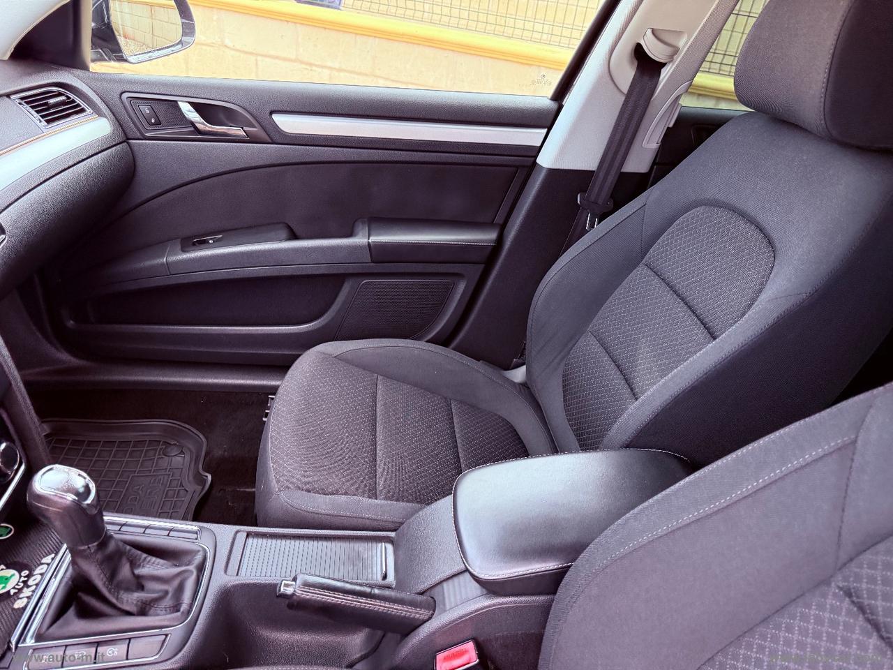 SKODA Superb 2.0 TDI CR 140 CV Elegance