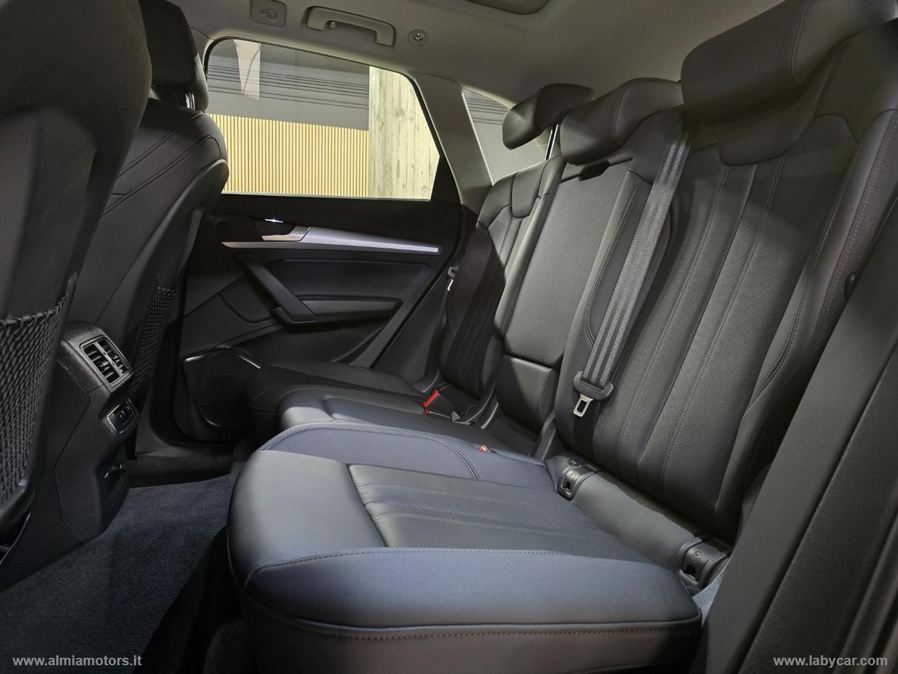 AUDI Q5 40 TFSI quattro S tronic Business Adv