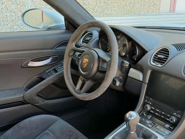 Porsche Cayman 718 4.0 GT4