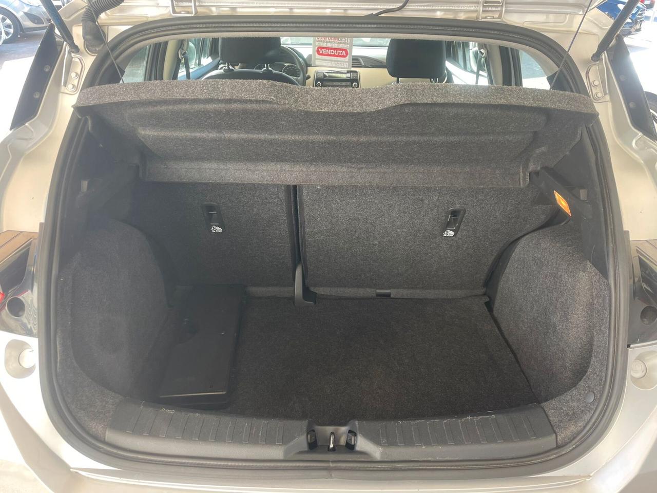 Nissan Micra 1.0L 12V 5 porte Visia