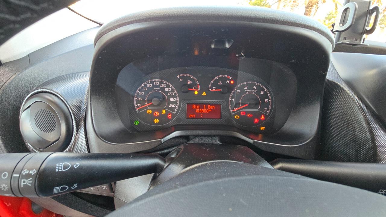 Fiat Fiorino 1.3 MJT 95CV Combinato Adventure