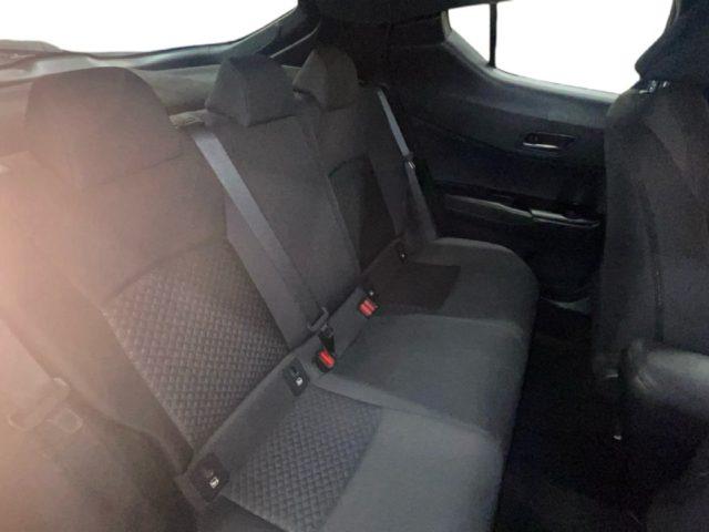 TOYOTA C-HR 1.8 Hybrid E-CVT Business