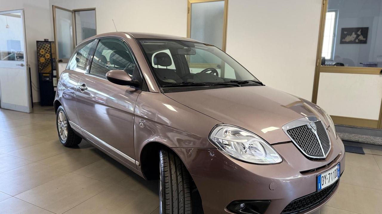 Lancia Ypsilon 1.4 Platino Ecochic GPL