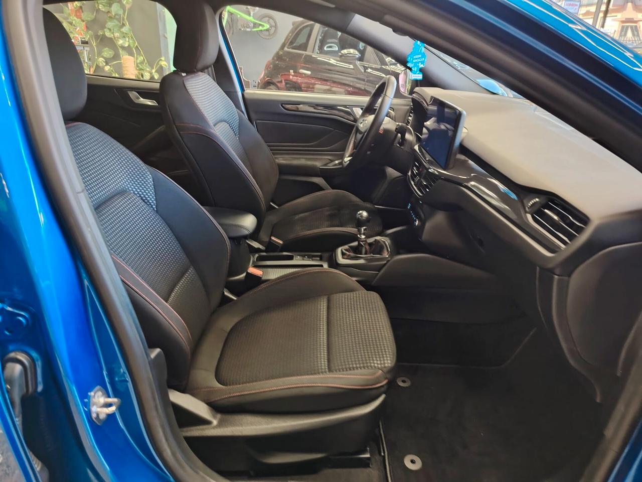 Ford Focus 1.0 EcoBoost Hybrid 125 CV 5p. ST-Line