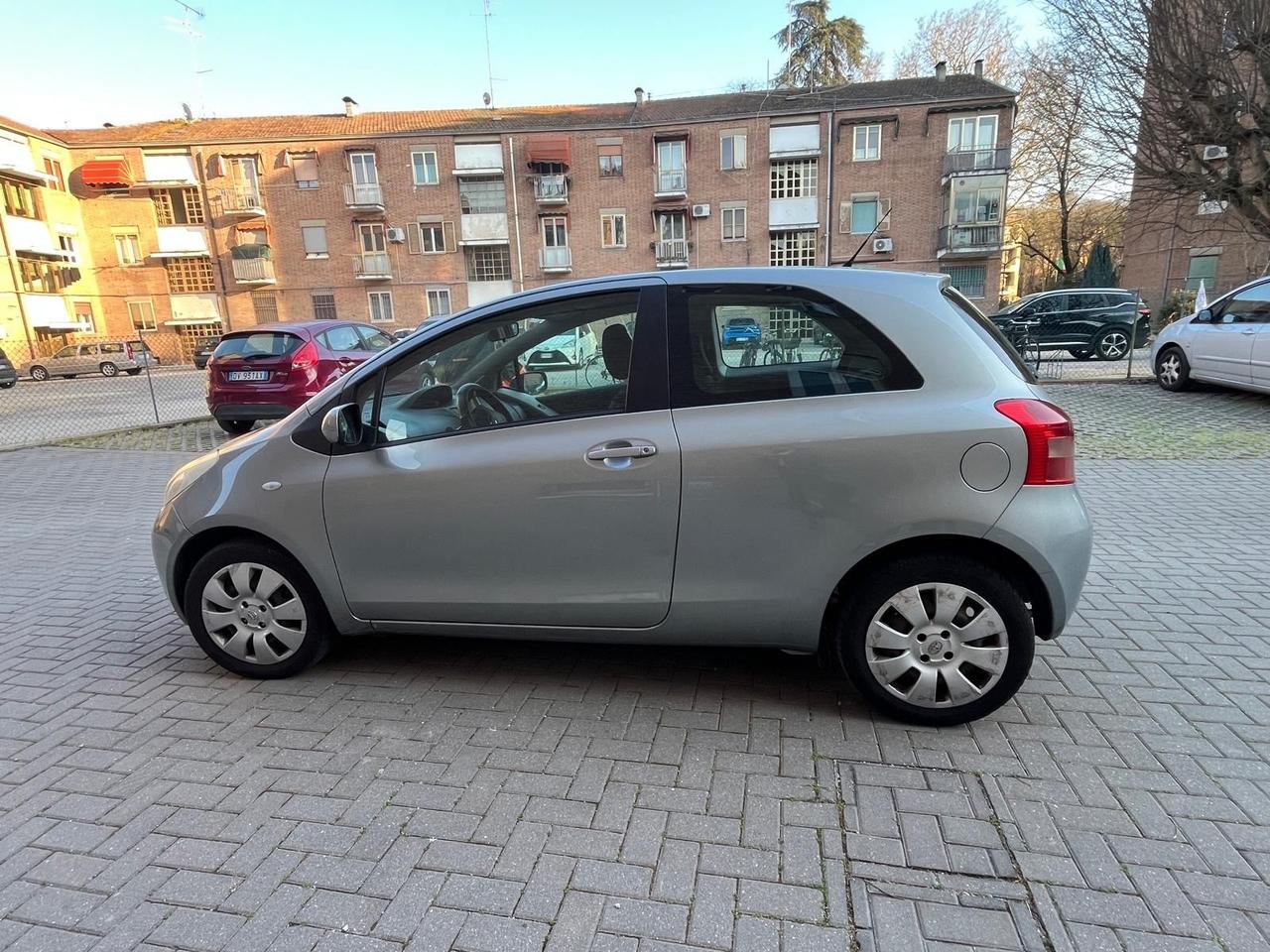 Toyota Yaris 1.0 3 porte