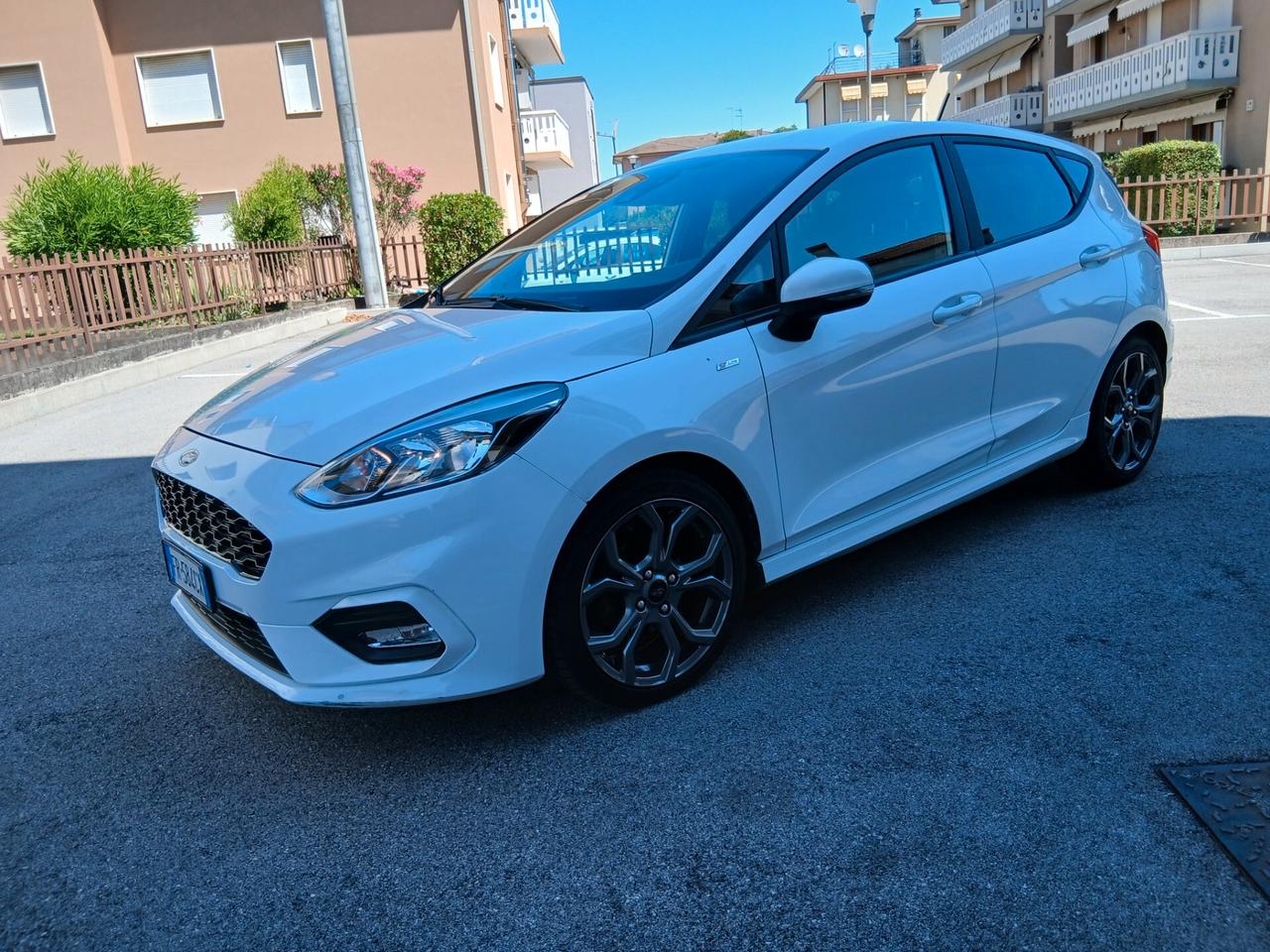 Ford Fiesta 1.0 Ecoboost 125 CV 5 porte ST-Line tua a € 179 mese