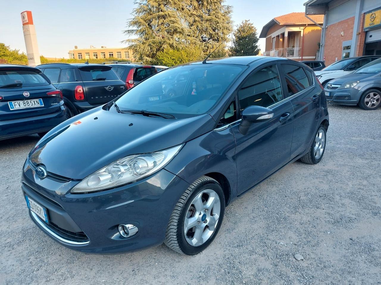 Ford Fiesta 1.4 TDCi 5p. Titanium OK NEOPATENTATI