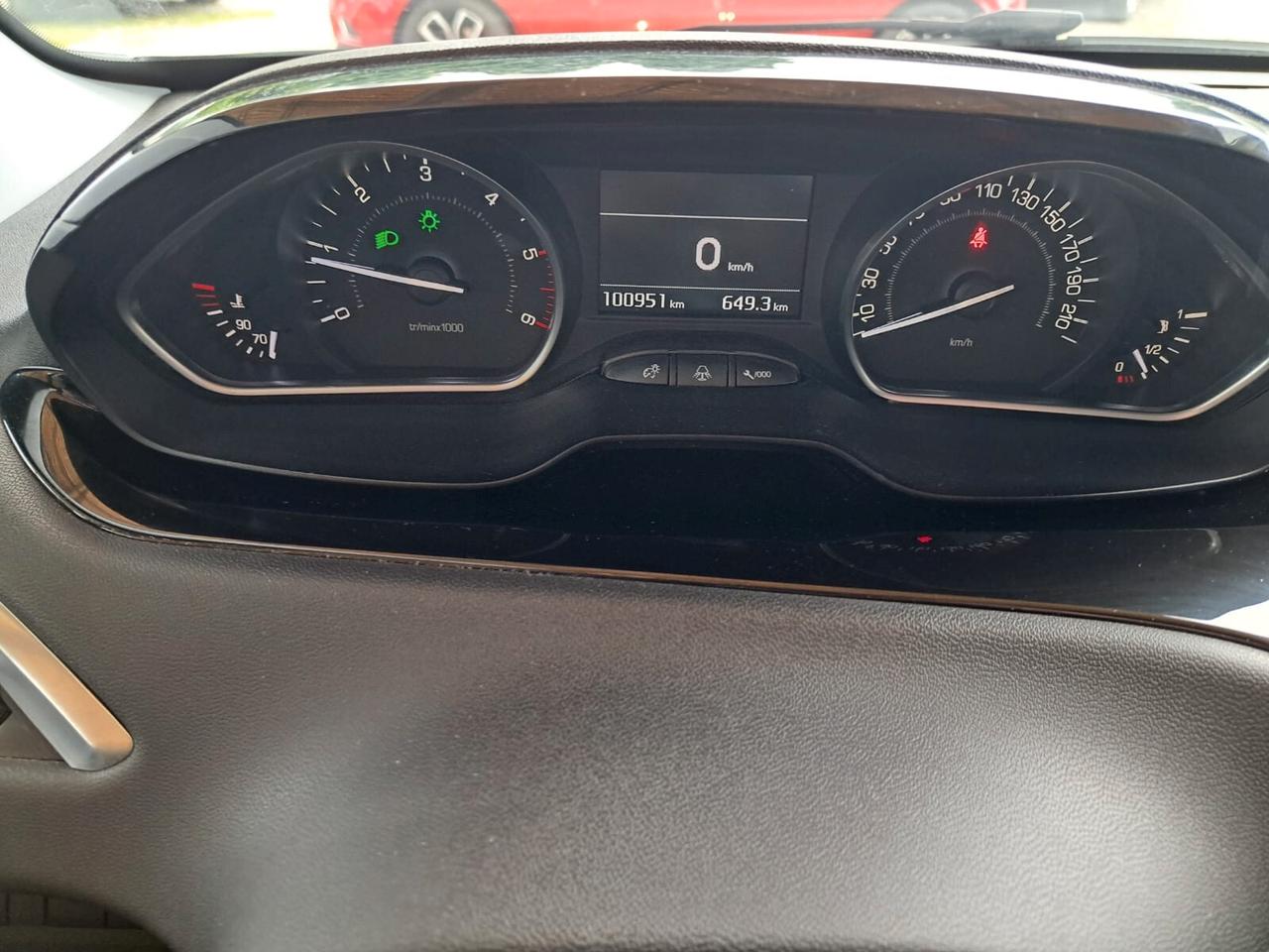 Peugeot 208 1.4 HDi 68 CV 5 porte Allure