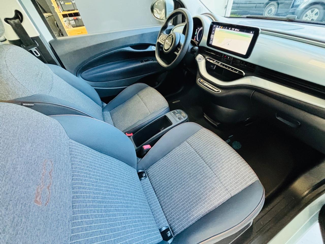 Fiat 500 500e Berlina 42 kWh La Prima