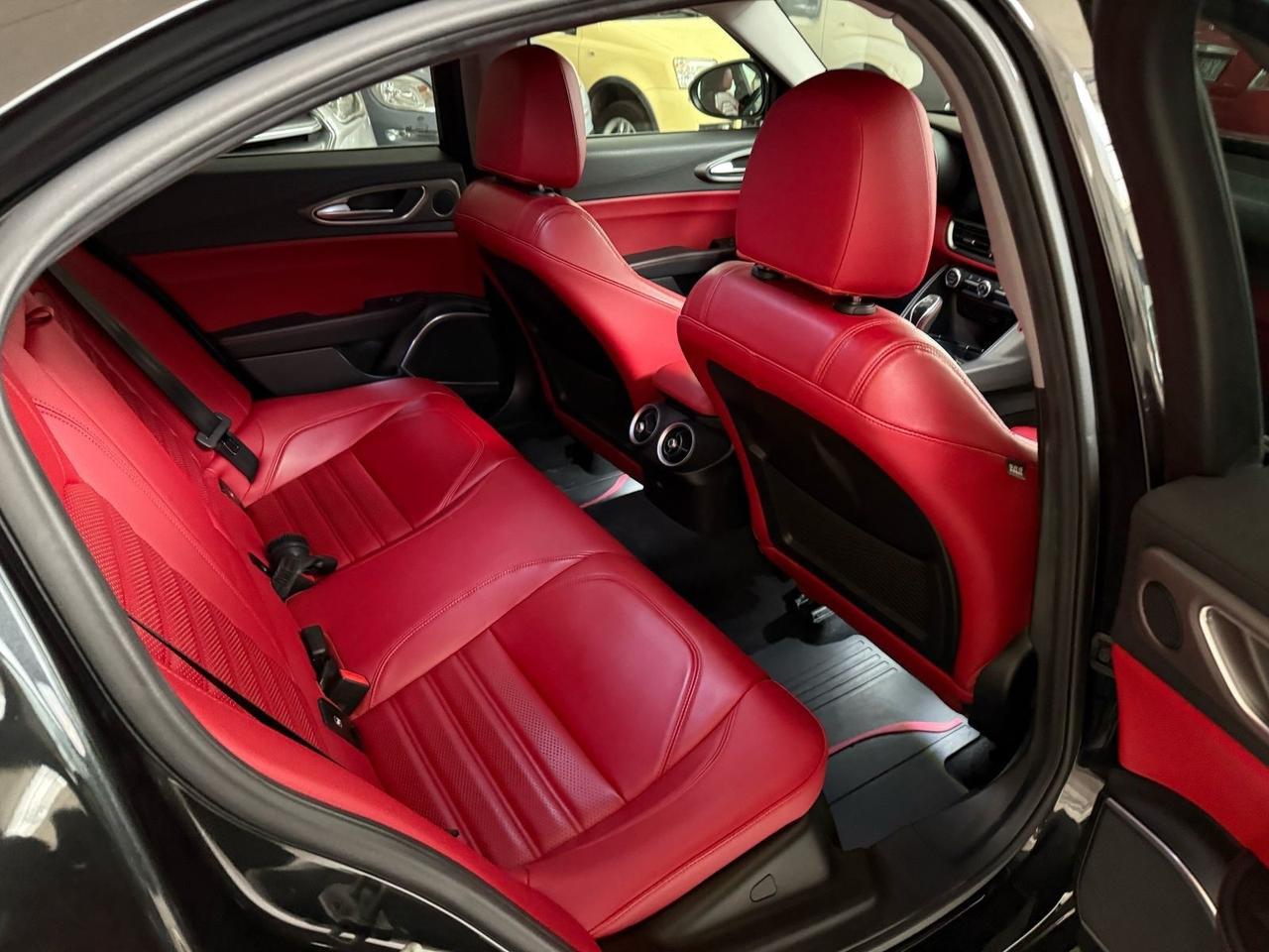 Alfa Romeo Giulia 2.2 Turbodiesel 210 CV AT8 AWD Q4 Veloce