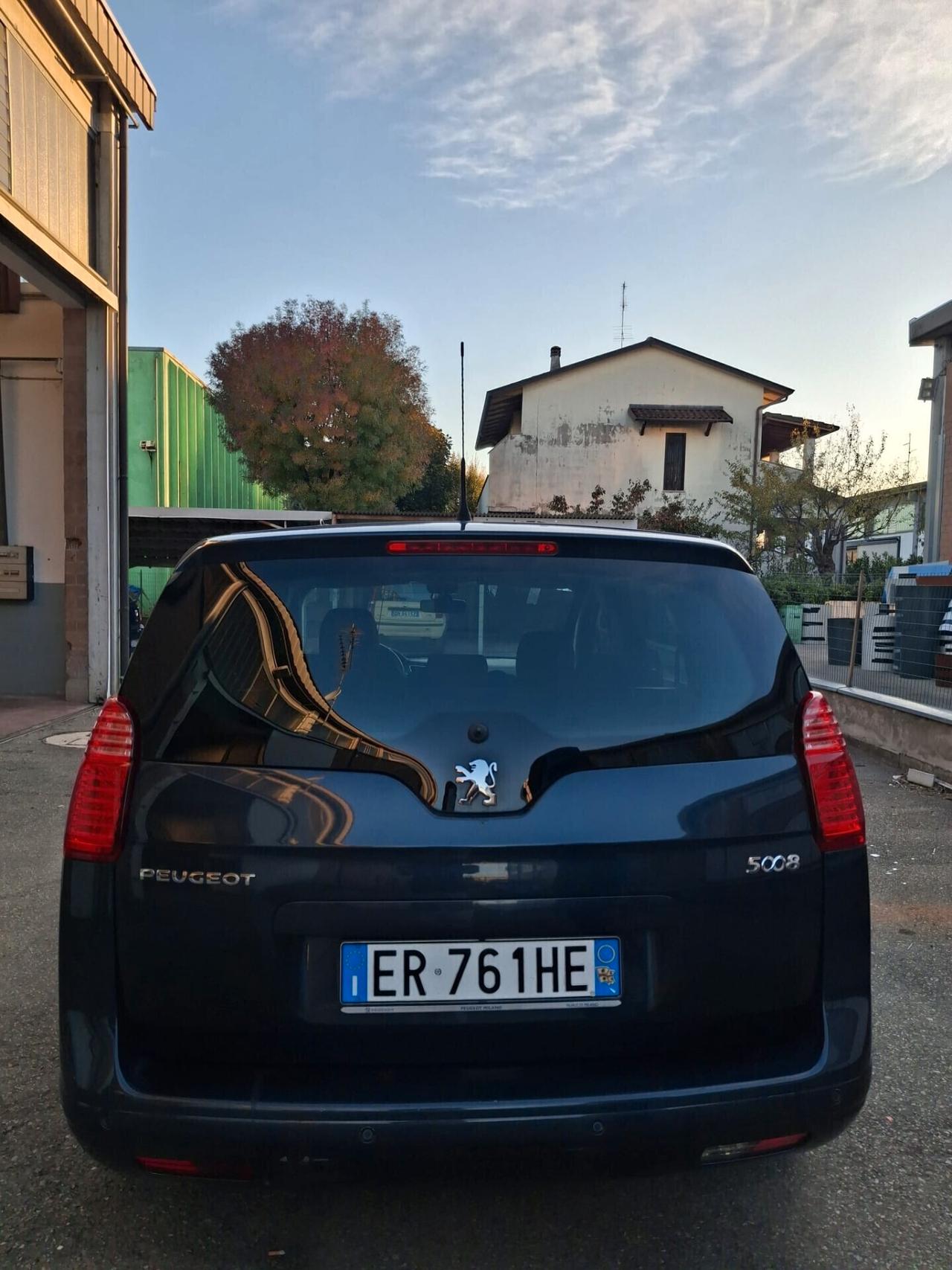 Peugeot 5008 1.6 HDi 115CV Business 7 POSTI