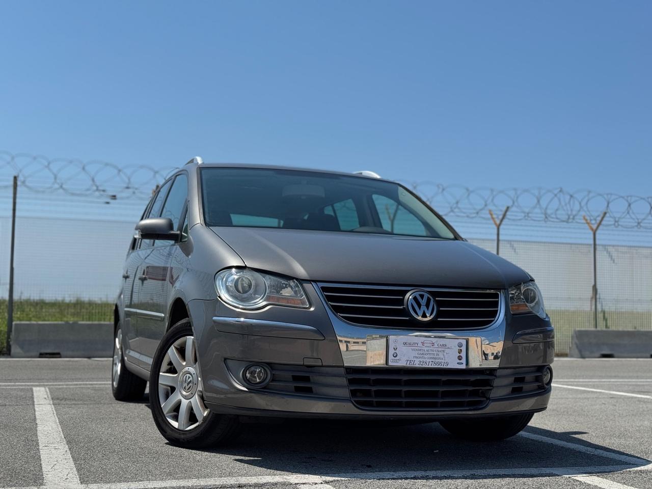 Volkswagen Touran 2.0TDI DSG 140 CV 7 POSTI HIGHLINE 12 MESI DI GARANZIA