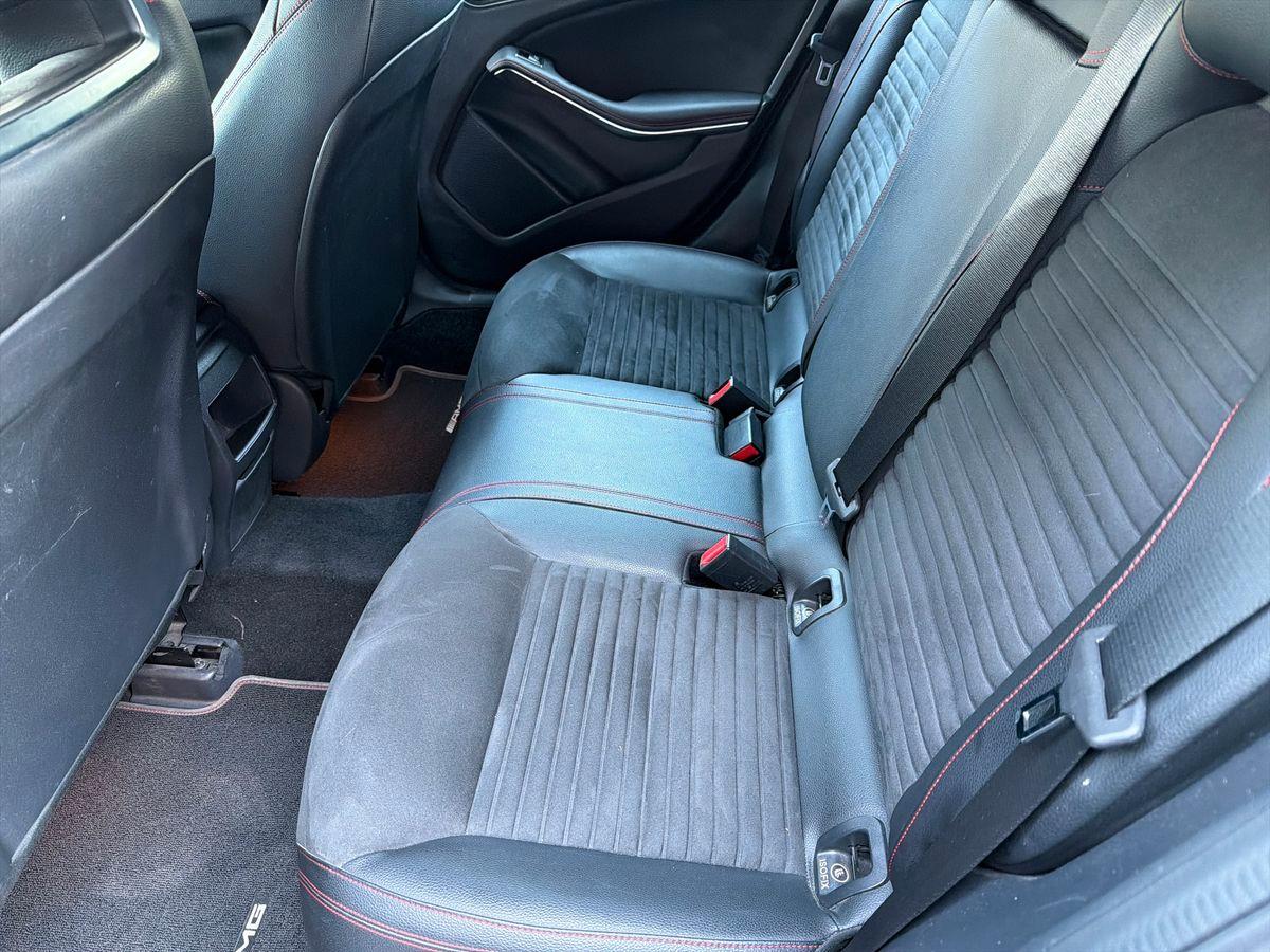 Mercedes-Benz GLA 180 Premium auto