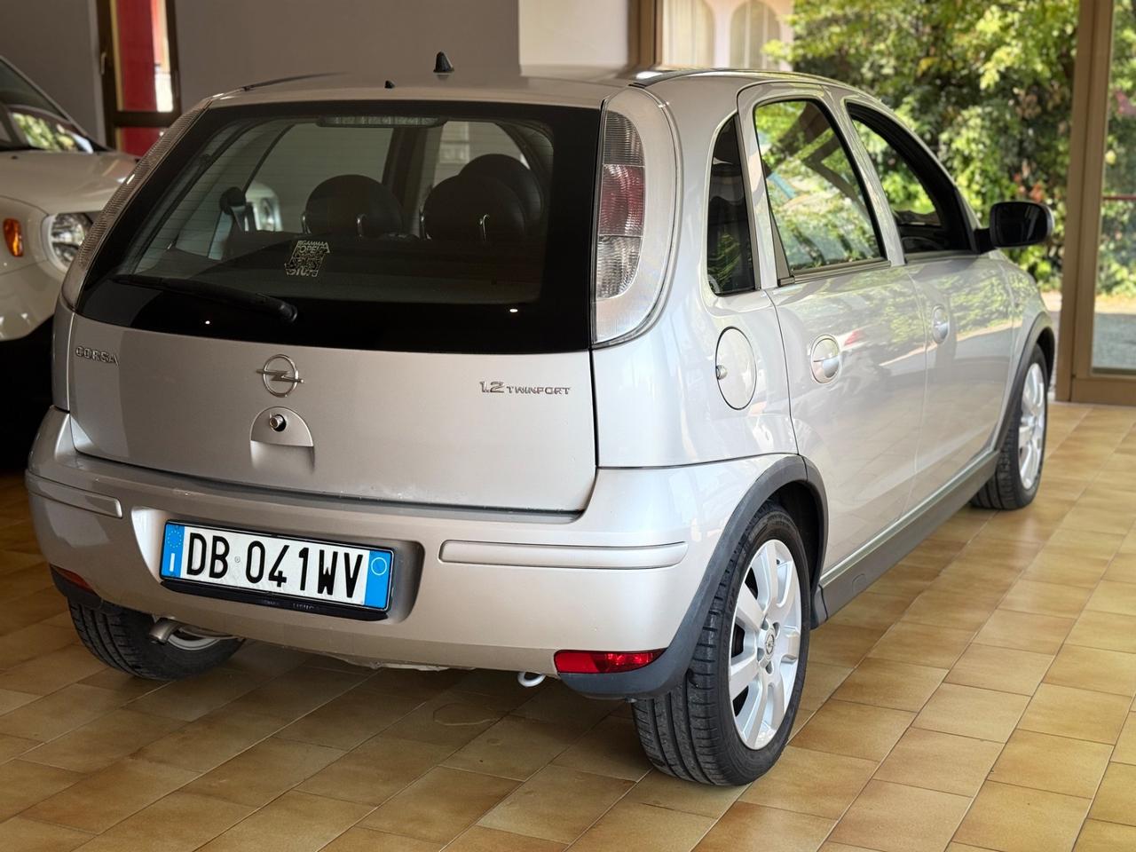 Opel Corsa 1.2i 16V cat 5 porte Silverline