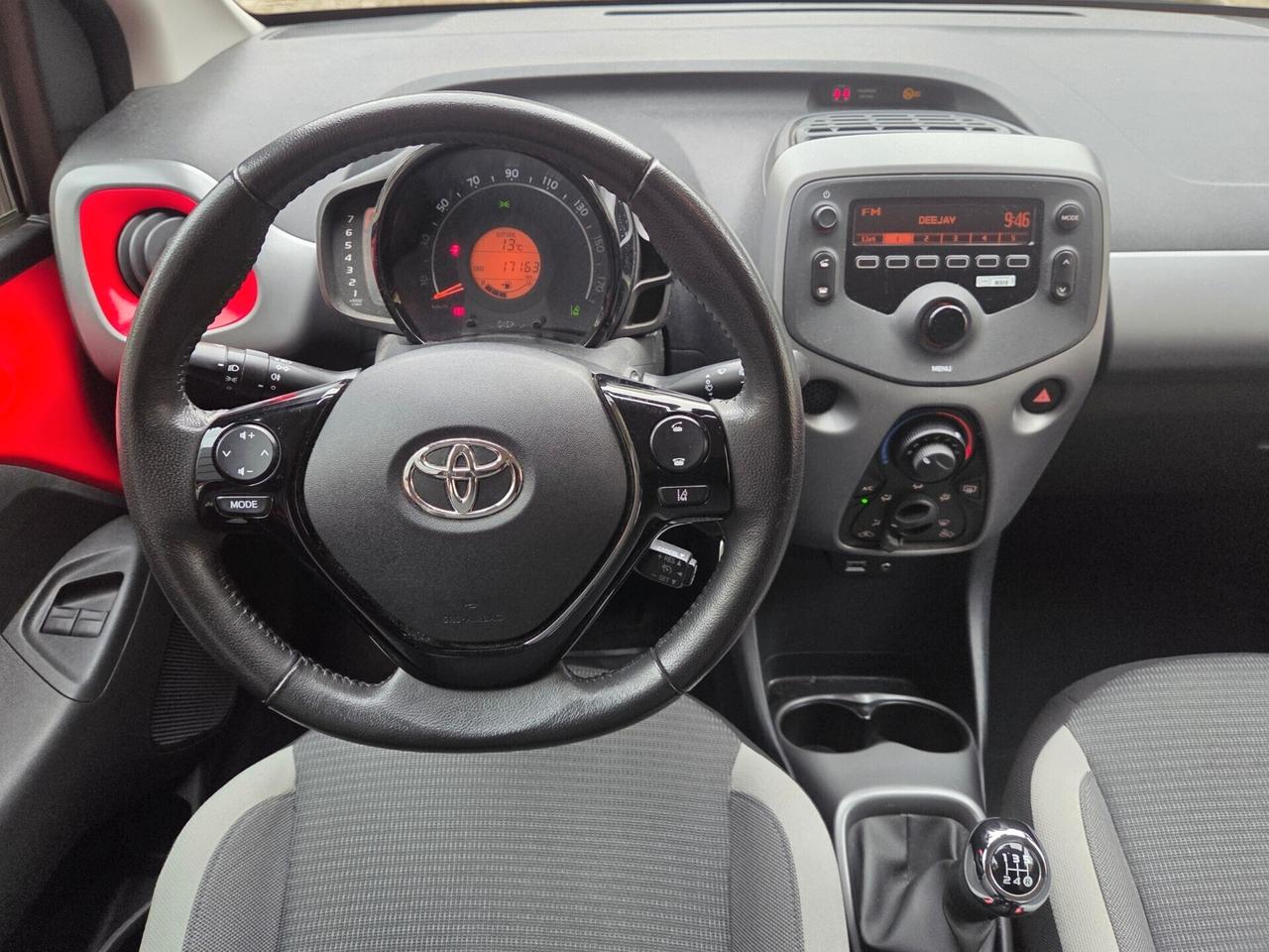 Toyota Aygo Connect 1.0 VVT-i 72 CV 5 porte X-Cool