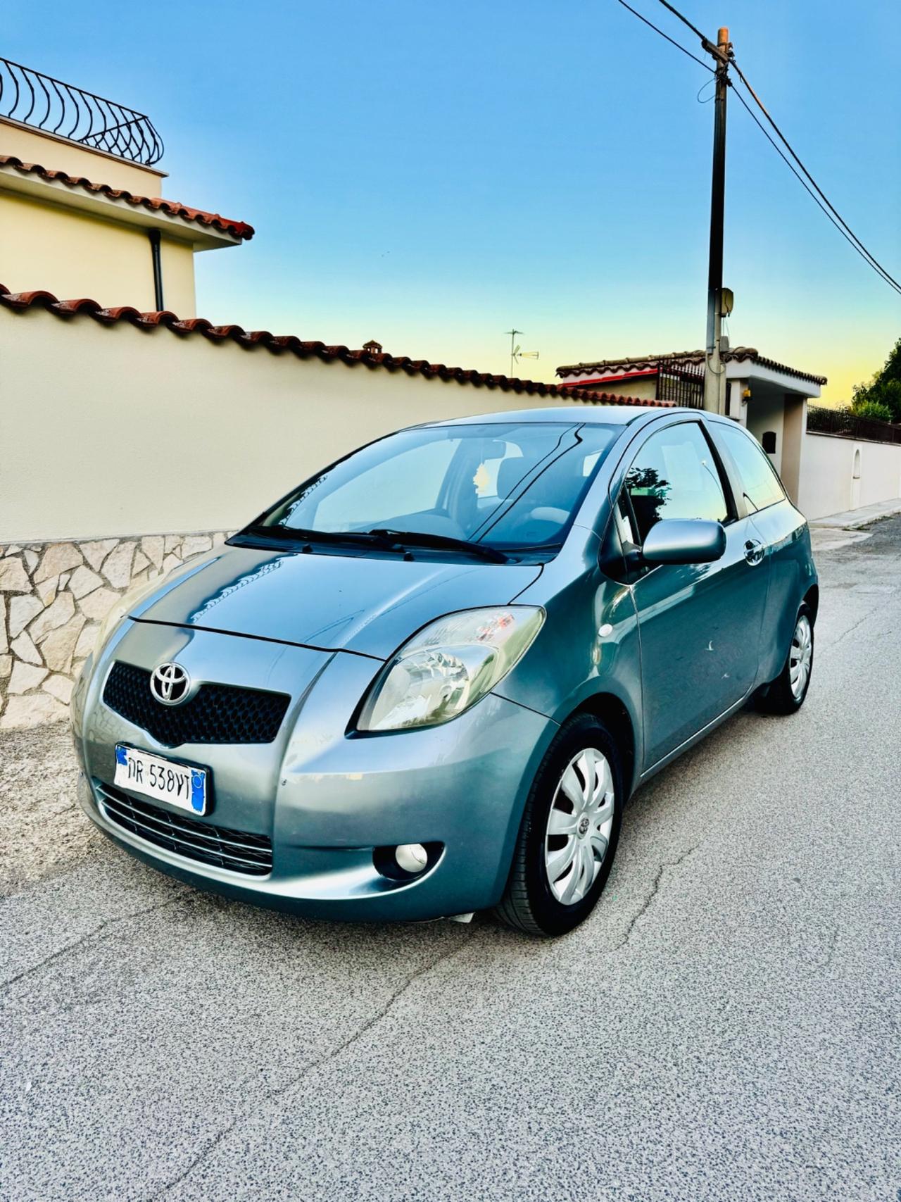 Toyota Yaris 1.3 3 porte unico proprietario