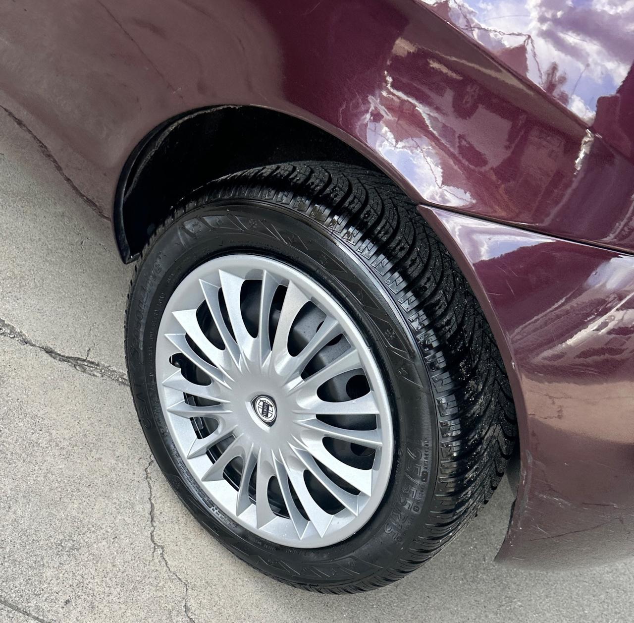 Lancia Ypsilon 1.3 MJT 75 CV 3p Platino