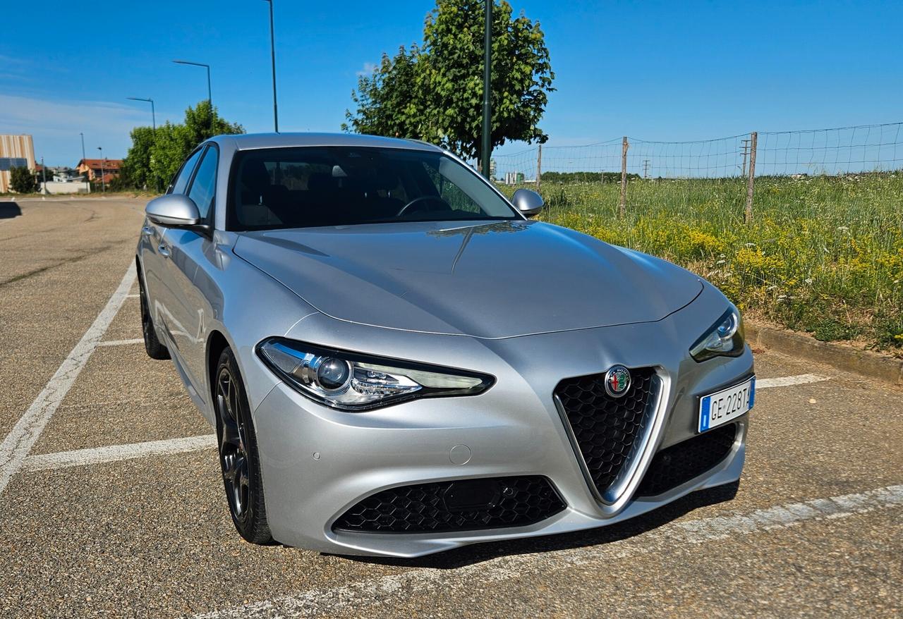 Alfa Romeo Giulia 2.2 Turbodiesel 190 CV AT8 Executive SOLO 45000 KM