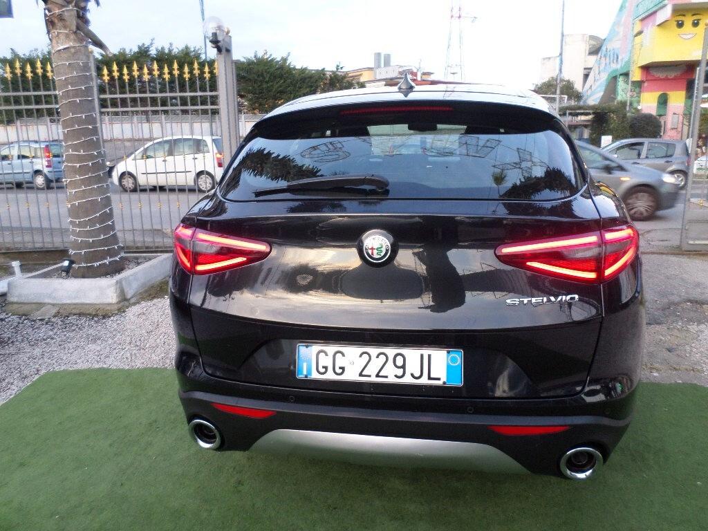 Alfa Romeo Stelvio 2.2 Turbodiesel 160 CV AT8 RWD Rosso Edizione