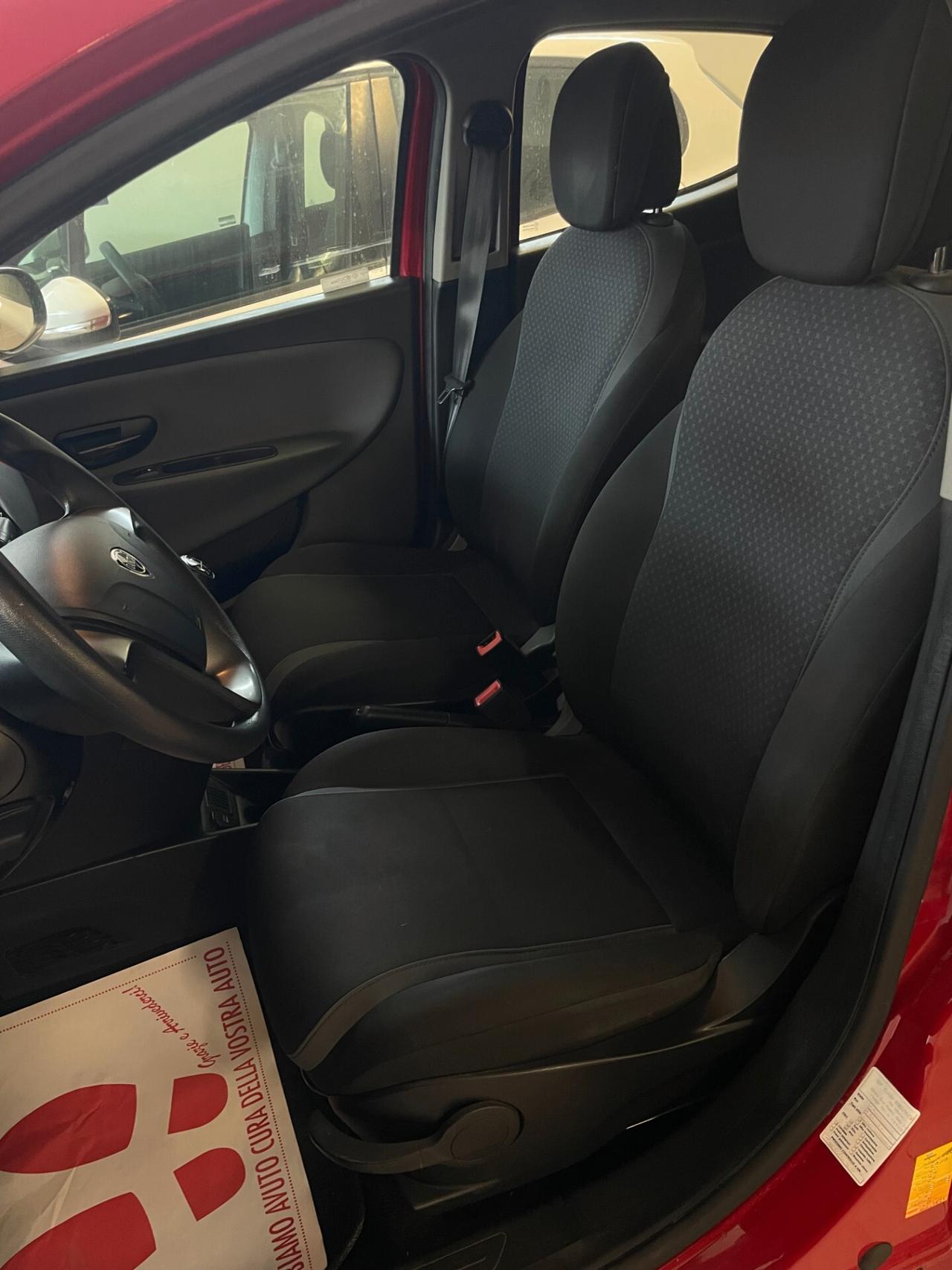 Lancia Y Ypsilon 5 p 1.2 GPL NUOVO DISTRIB + TAGLIANDO NEOPATENTATI