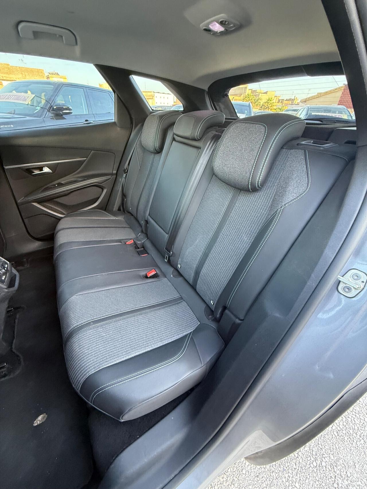 Peugeot 3008 BlueHDi 130 S&S EAT8 Allure Pack
