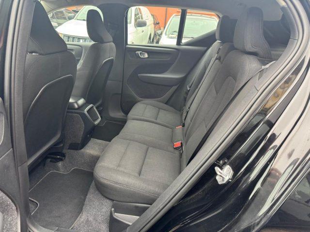 VOLVO XC40 T2 130CV MOMENTUM CORE