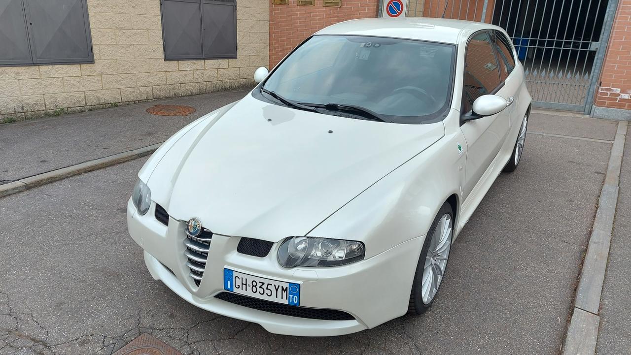 Alfa Romeo 147 GTA 3.2i V6 24V (cambio manuale)