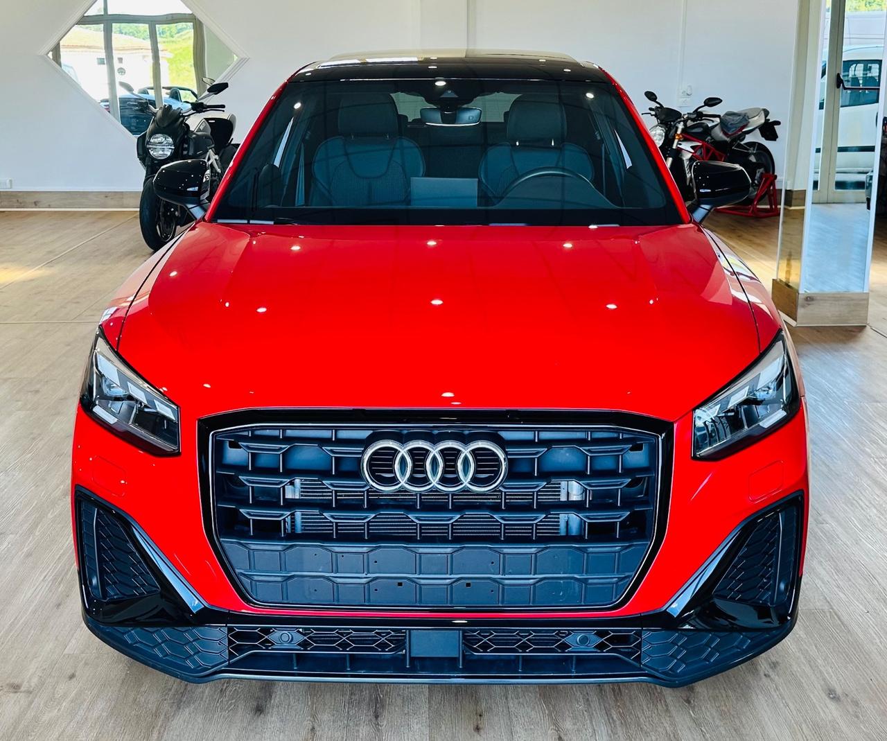 Audi Q2 35 TFSI Identity Black S-Line plus