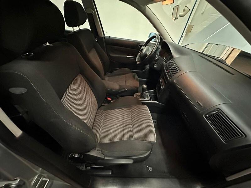 VOLKSWAGEN Golf 4ª serie Golf 1.6 16V cat 5 po...