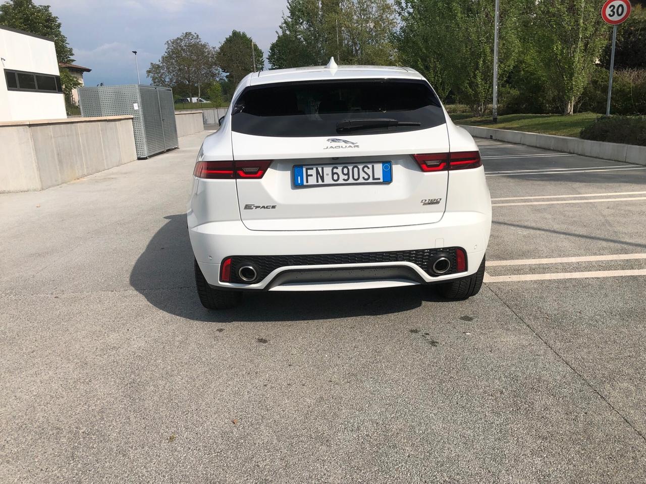 Jaguar E-Pace 2.0D 180 CV AWD aut. R-Dynamic