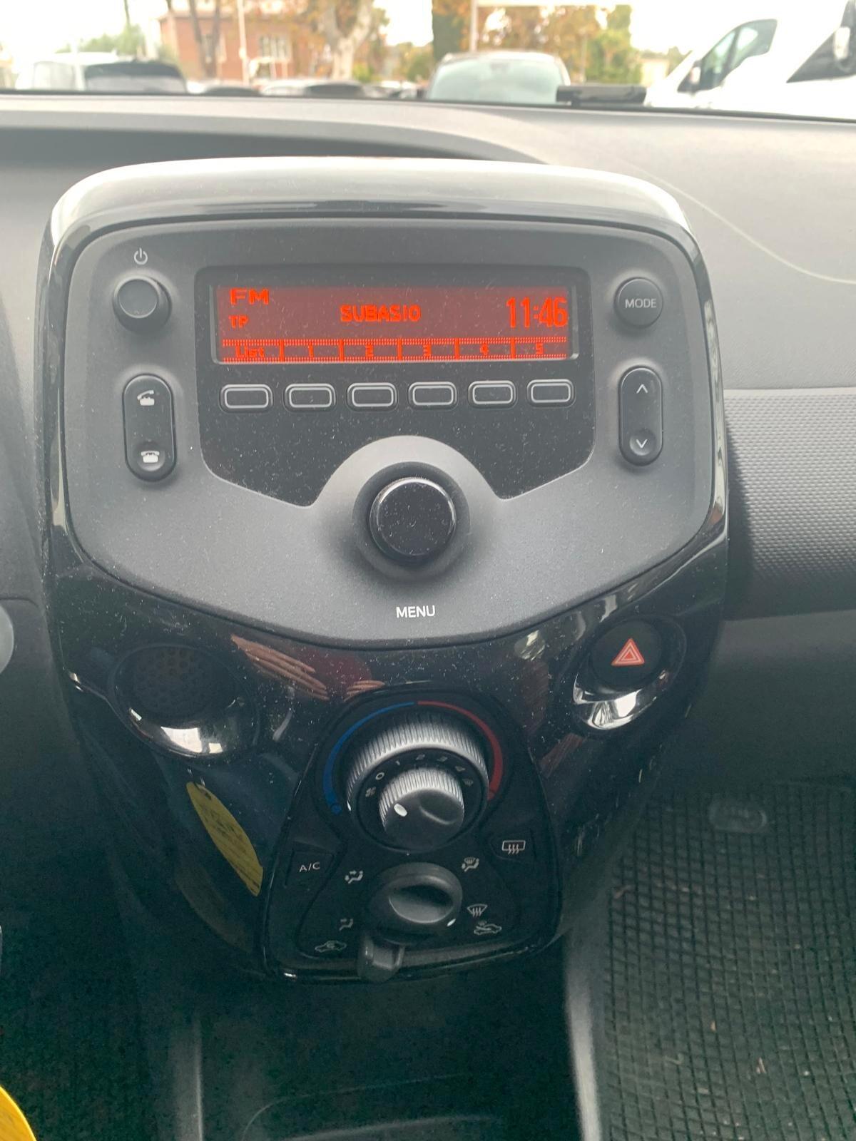 Citroen C1 VTi 72 ETG 5 porte AUTOMATICA