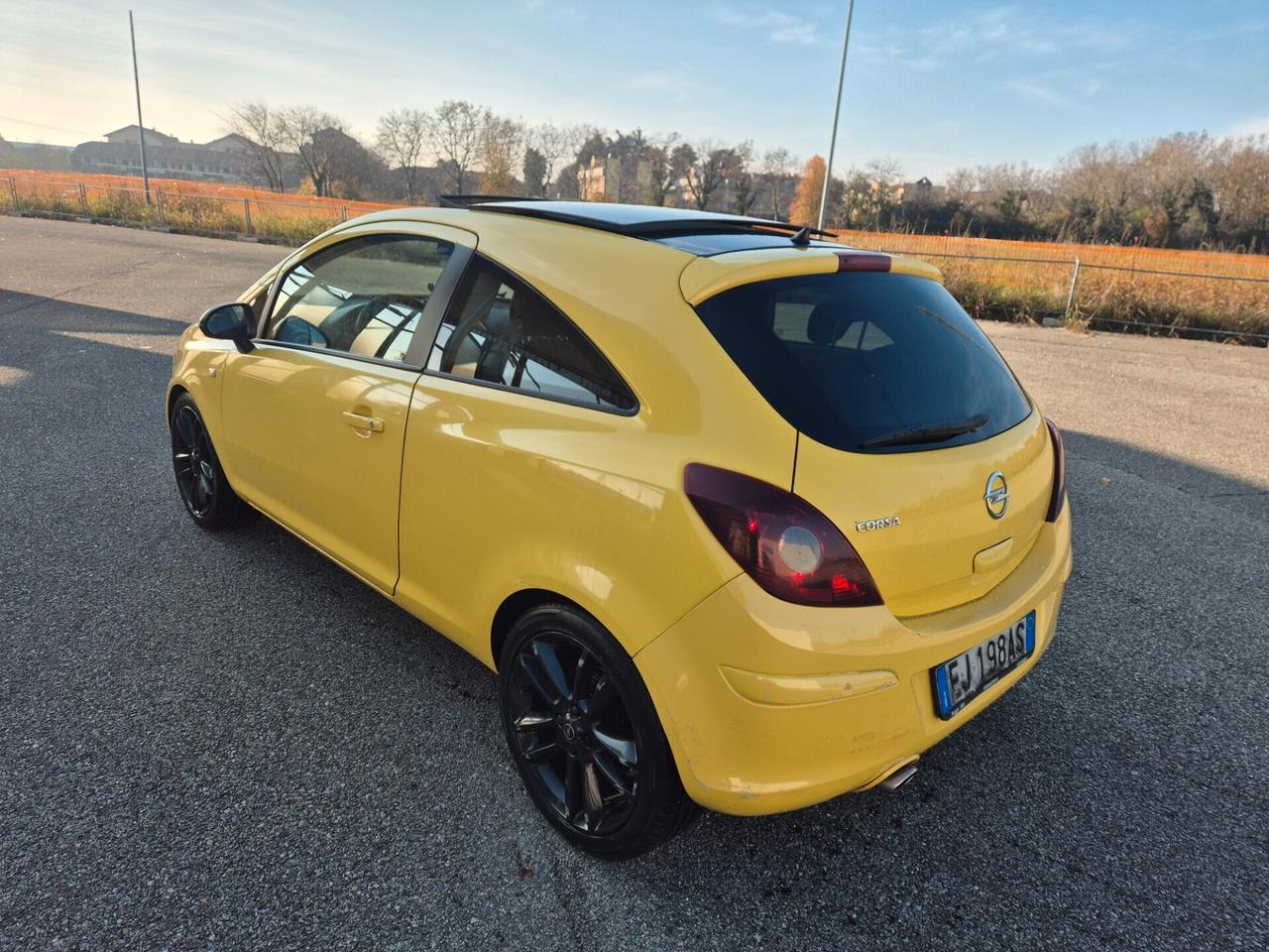 Opel Corsa 1.4 16V 3 porte b-color Euro 5