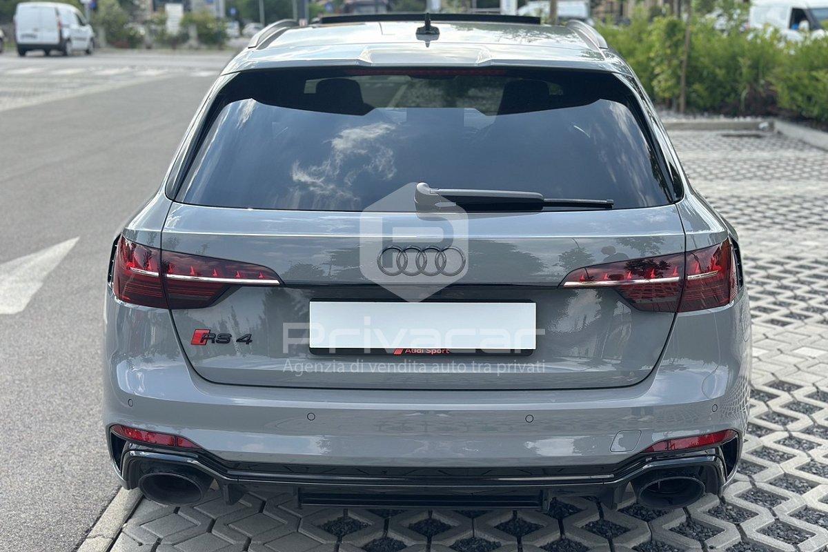 AUDI RS 4 Avant