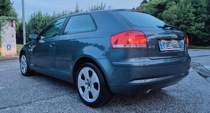 Audi A3 1.6 16V FSI Ambition NEOPATENTATI