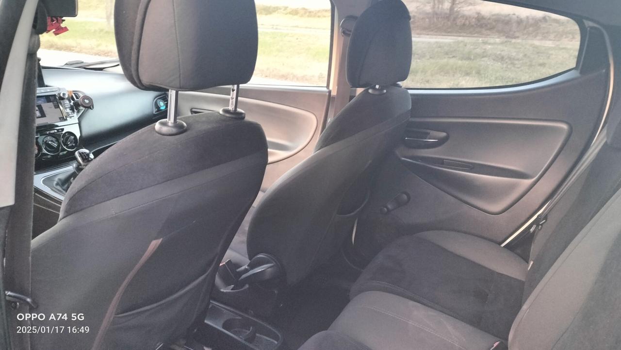 Lancia Ypsilon 1.2 69 CV Platino