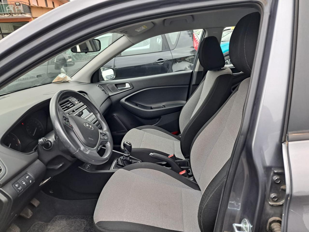 Hyundai i20 1.1 CRDi 12V 5 porte Comfort-NEOPATENTATI EURO 6