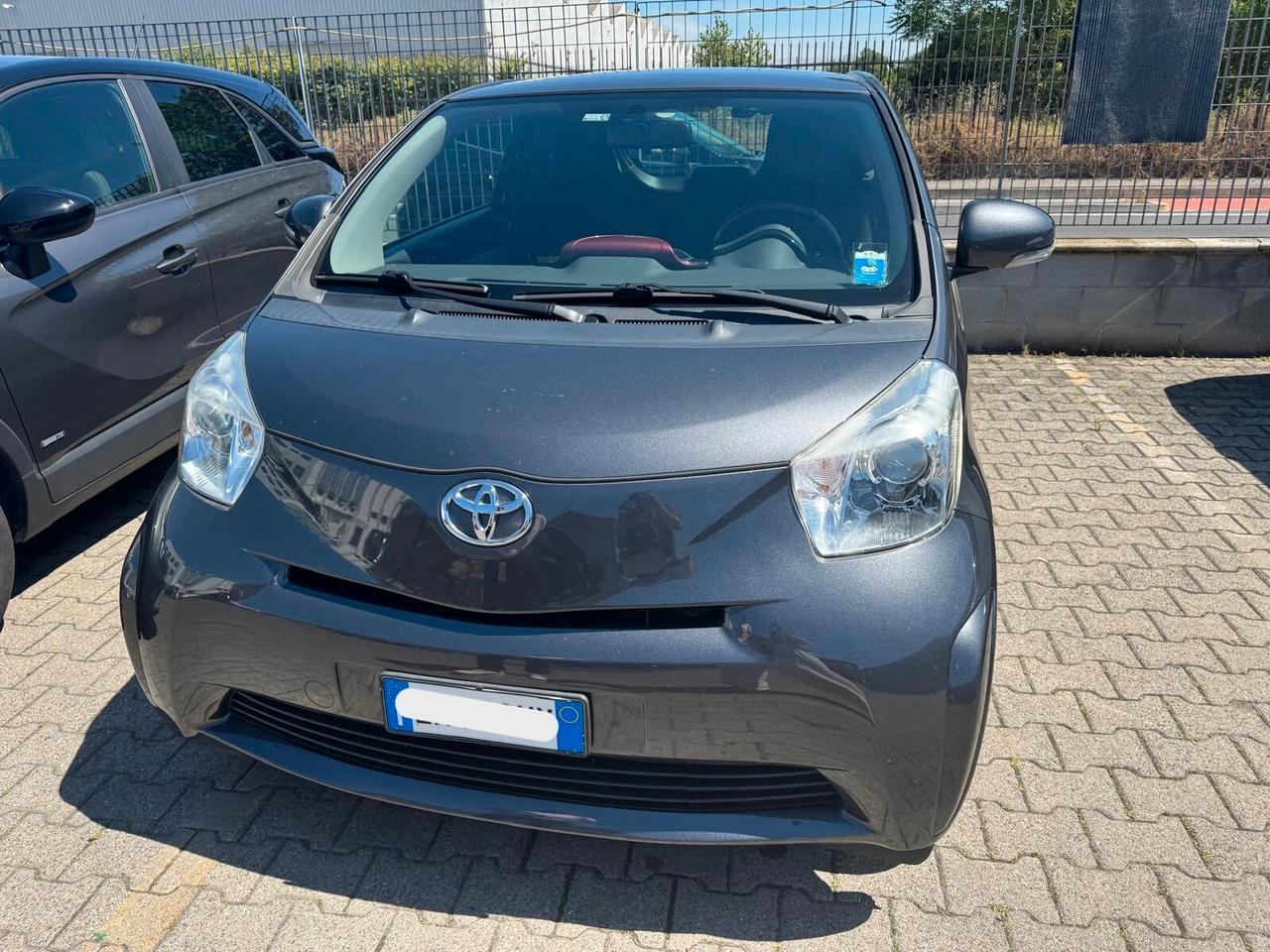 TOYOTA IQ