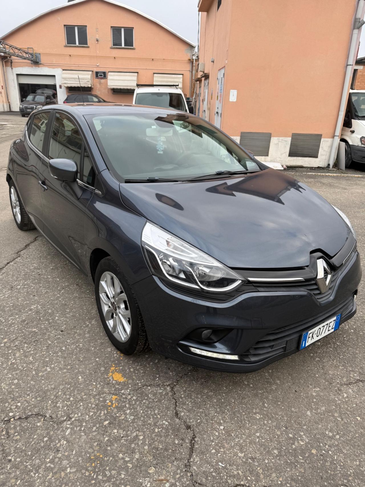 Renault Clio 1.2 75CV 5 porte Zen
