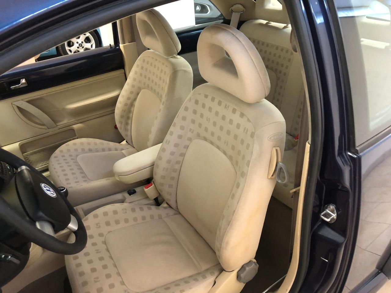 Volkswagen New Beetle 1.6 GPL FULL DISTRIBUZIONE TAGLIANDATA NEOPATENTATI