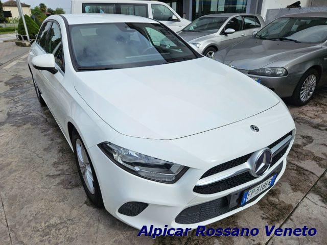 MERCEDES-BENZ A 180 d Automatic Premium