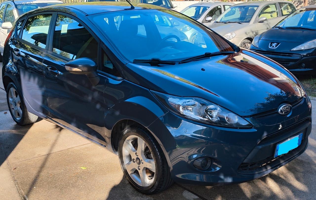 Ford Fiesta 1.4 TDCi 70CV 5 porte Titanium