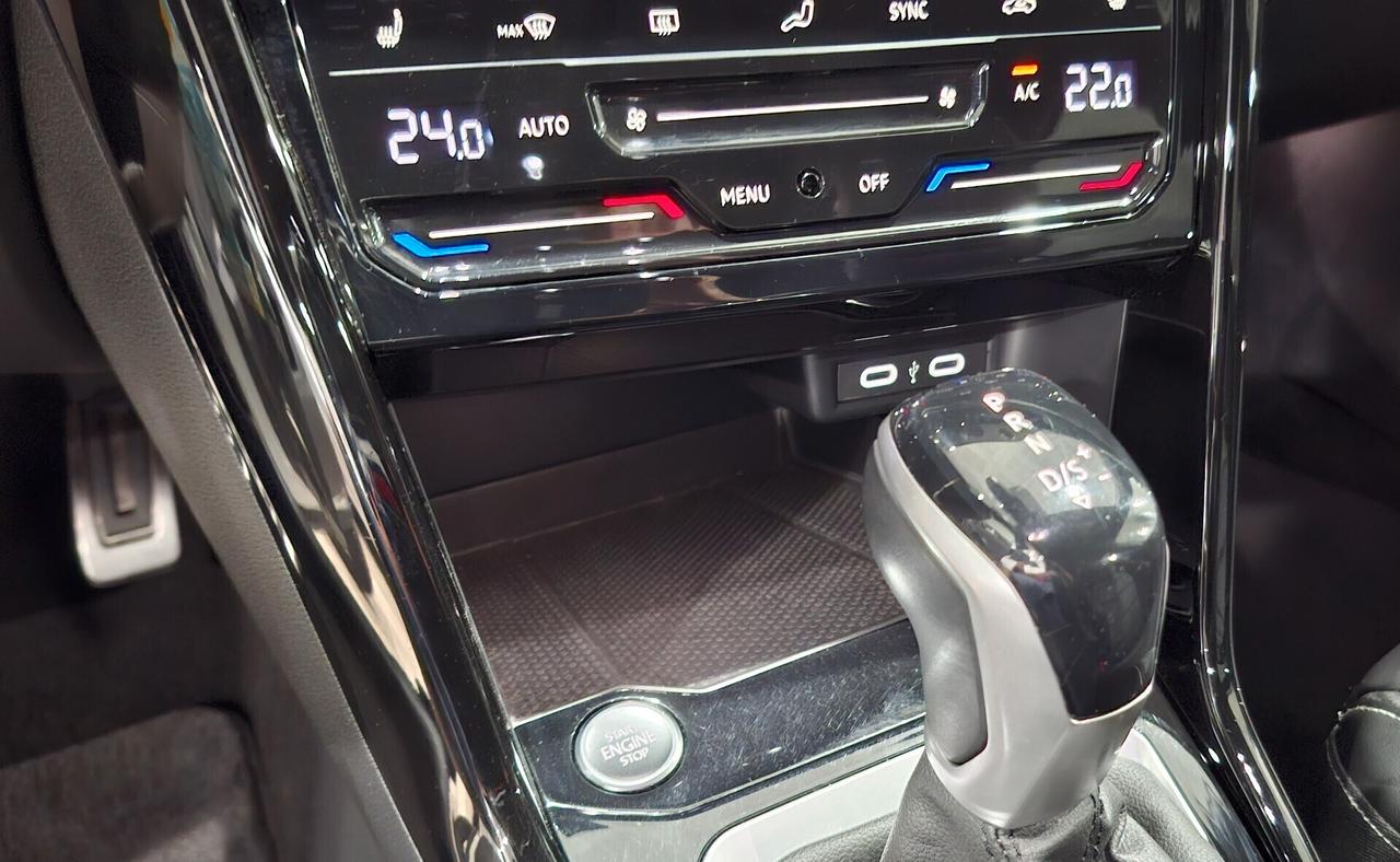 Volkswagen T-Roc 2.0 TDI SCR 150CV DSG R-LINE
