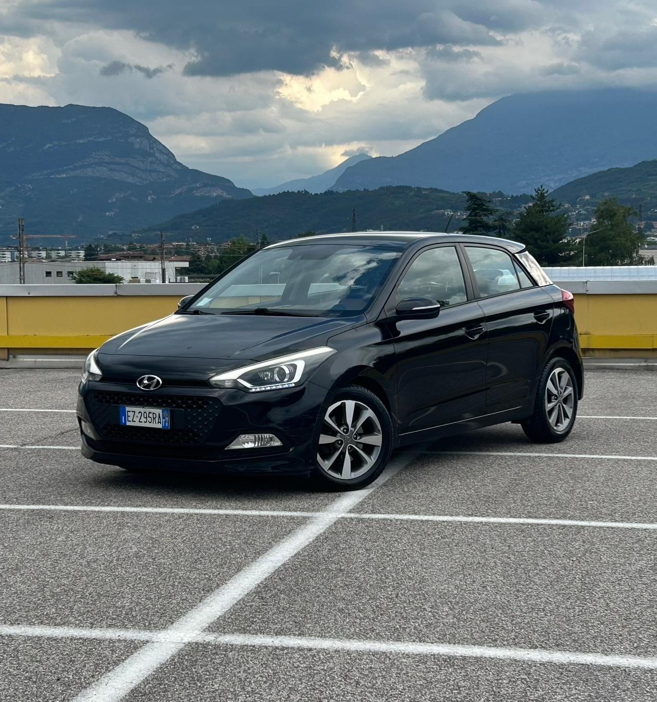 Hyundai i20 1.4 CRDi 5p Style Neopatentati 2015