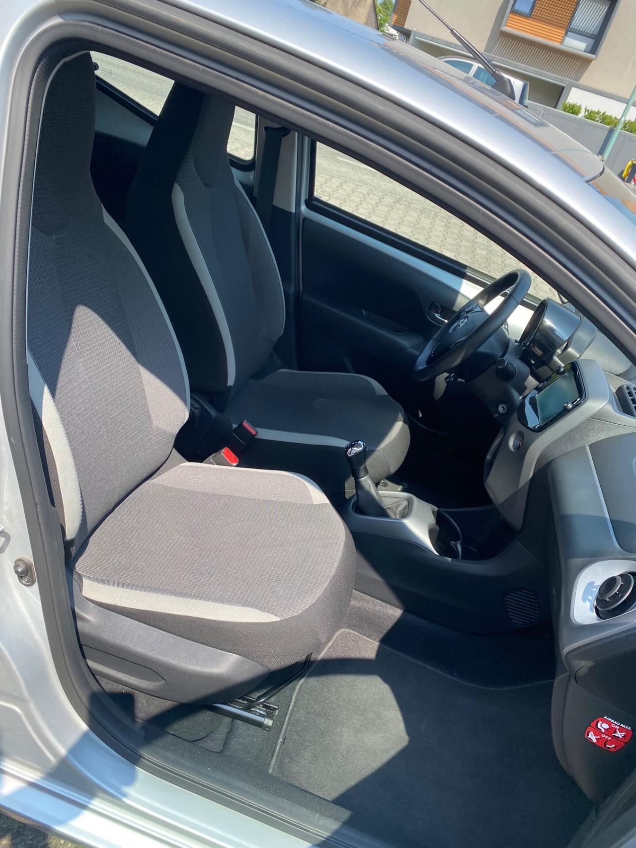 Toyota Aygo Connect 1.0 VVT-i 72 CV 5 porte x-clusiv