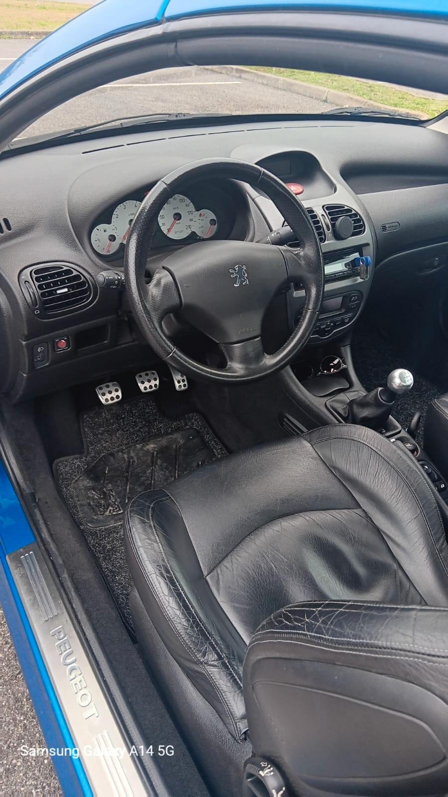 Peugeot 206 2.0 16V CC