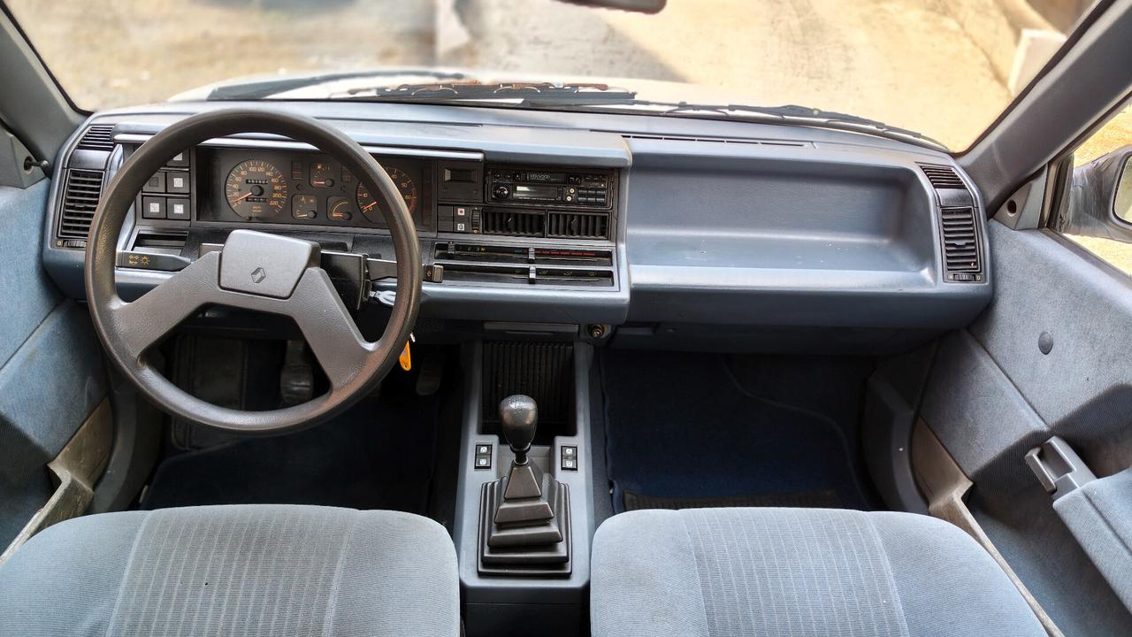 Renault R 21 Nevada 1.7 GTS e Gancio traino