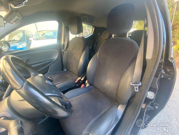 LANCIA YPSILON 1.3MJT 95CV 5 PORTE S&S SILVER.