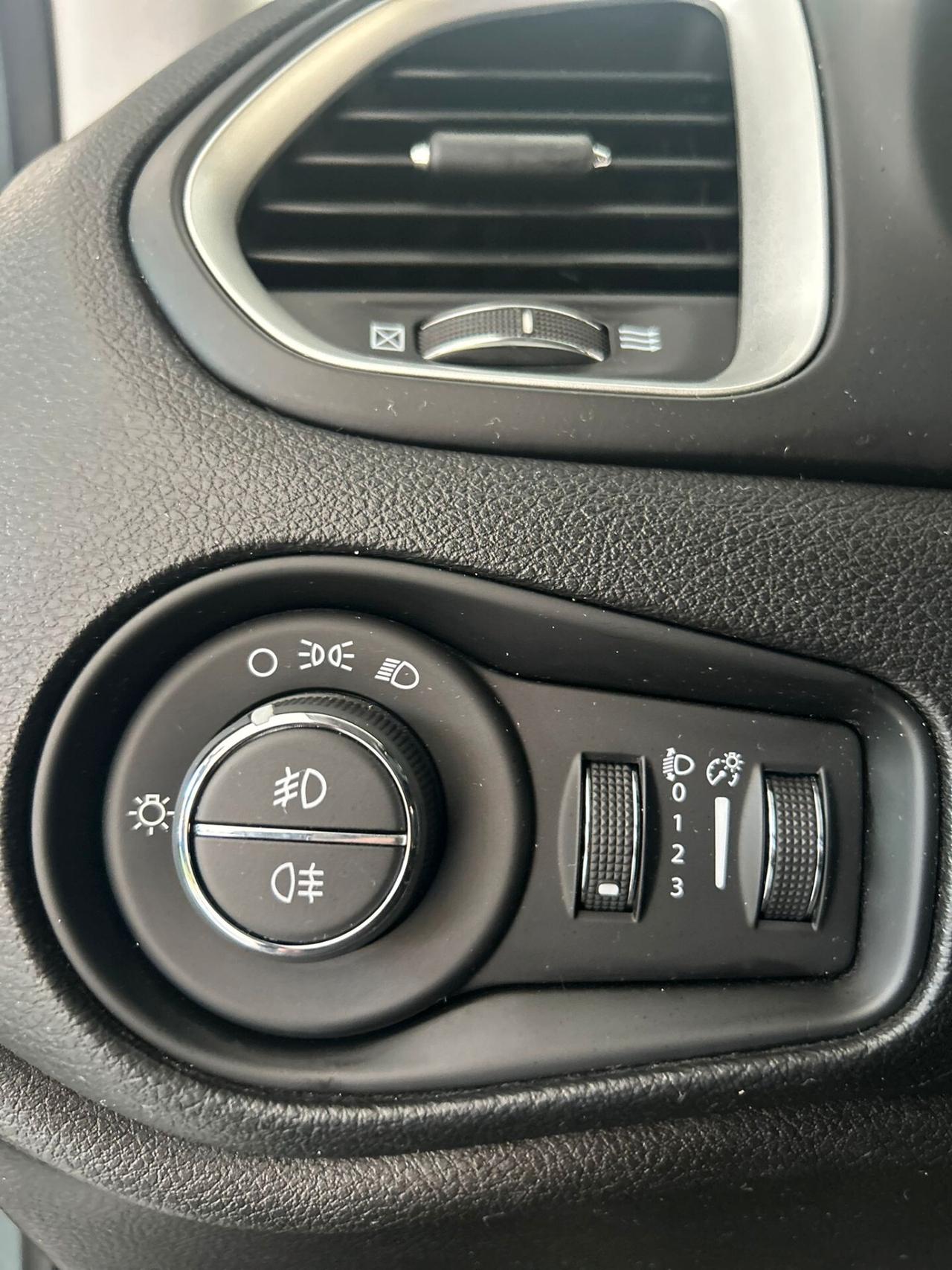 Jeep Renegade 1.6 Mjt 120 CV Longitude