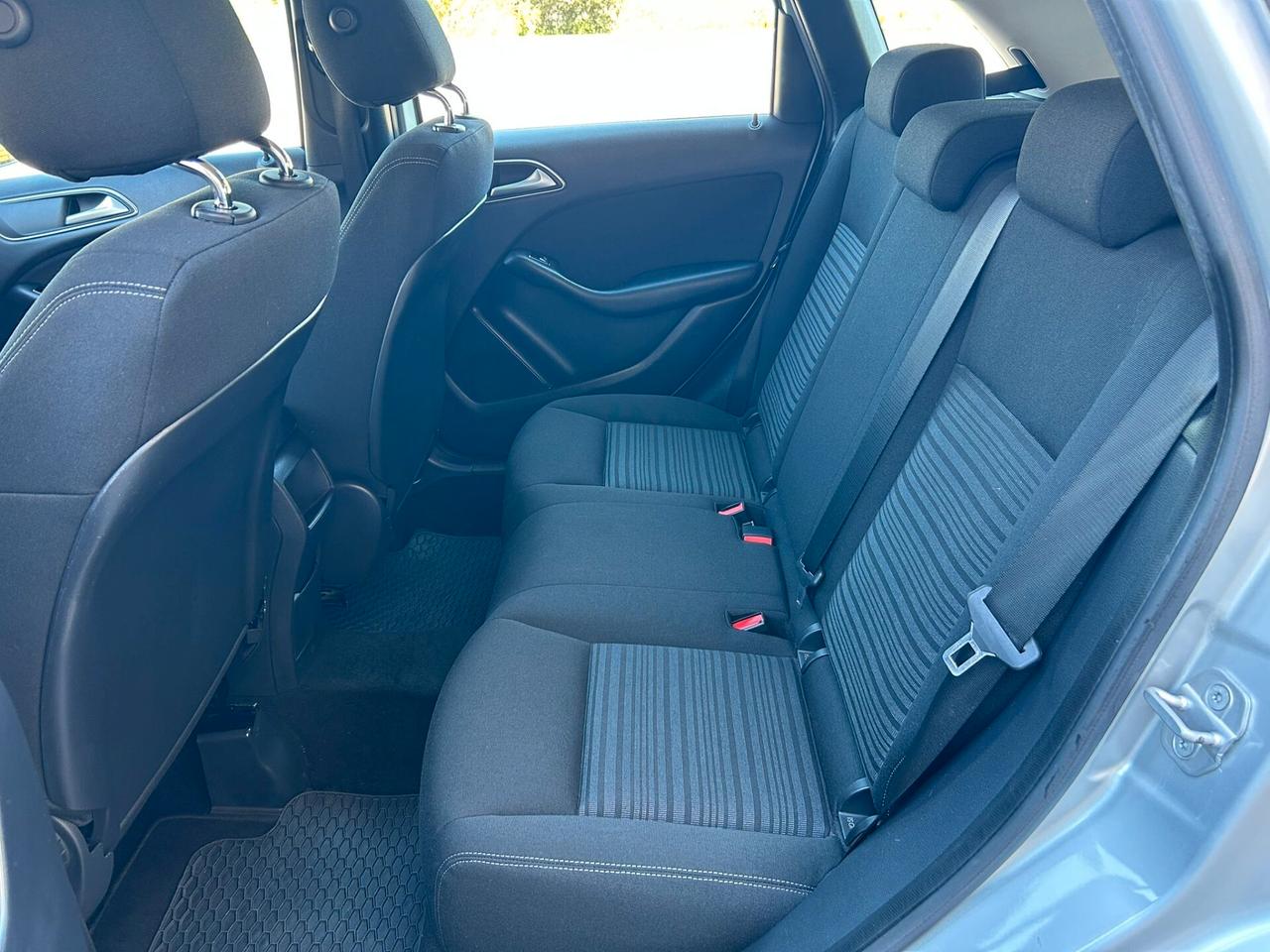 Mercedes-benz B 180 2012